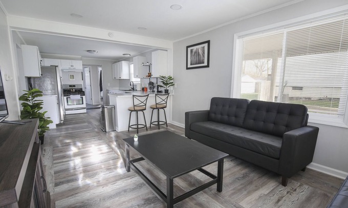 Burton House | Newly Remodeled Three Bed. Home Outside of Flint