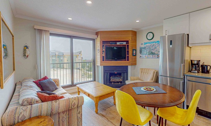 Big White Ski Resort Condo | Newly renovated condo slope-side on Perfection ski run w/shared pool & hot tub