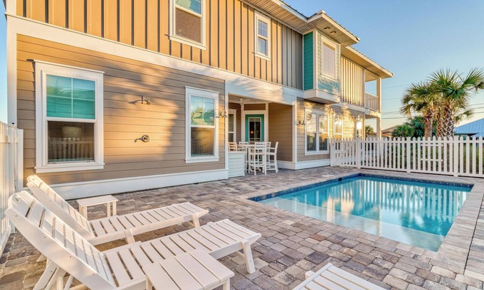Biltmore Beach House | Newly-Renovated Beach Home with Private Pool Quick Beach Access! Slps 16