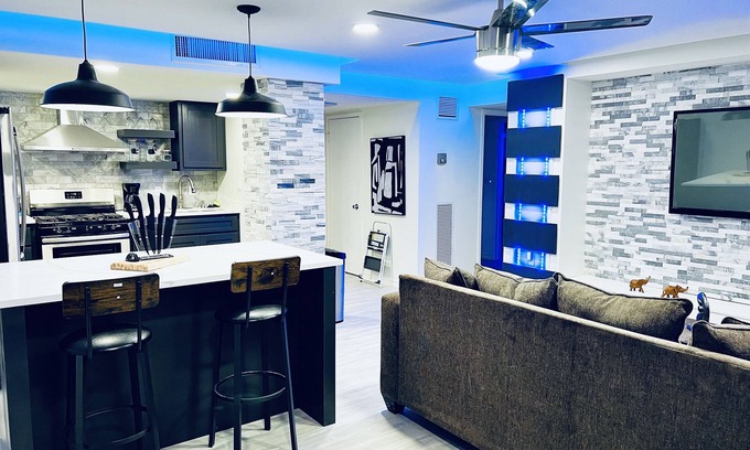 Downtown Tulsa Condo | Newly Renovate Stylish Condo with a City View