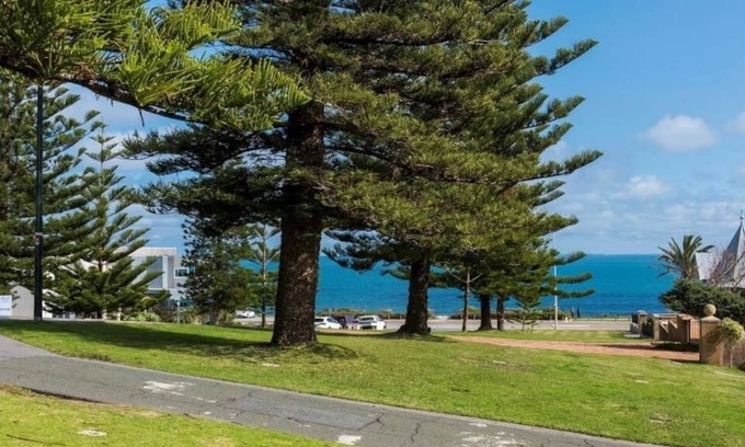 Cottesloe Apartment | Newly renovated apartment with beach down the road. Free WIFI and parking.