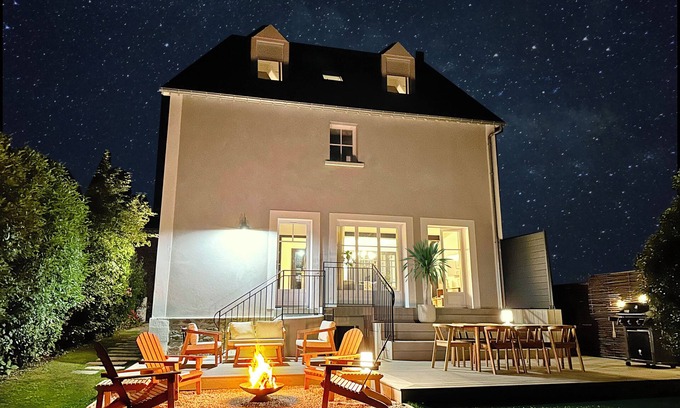 Saint-Lunaire House | Newly Renovated Beach Home near Dinard & St. Malo!