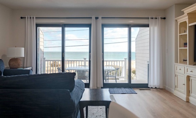 Eastward Look Condo | Newly Renovated Condo w/Unobstructed Ocean Views & Beach Access