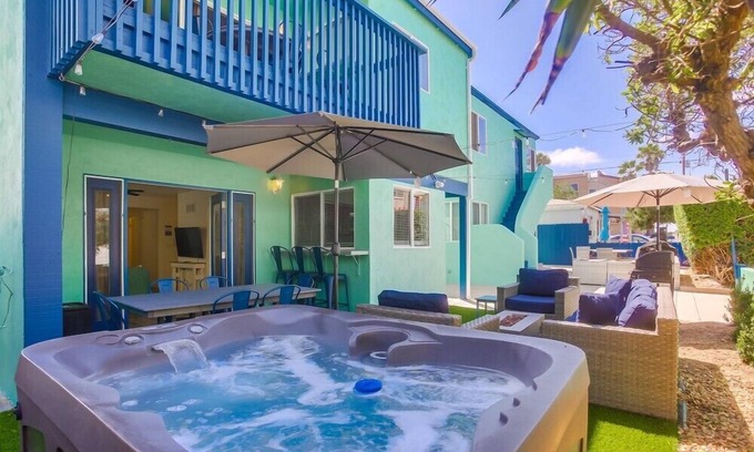 Central Mission Beach Apartment | Newly Renovated Condo - Close to Everything!