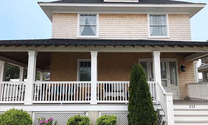 Avon House | Newly renovated family beach house, walking distance to everything!