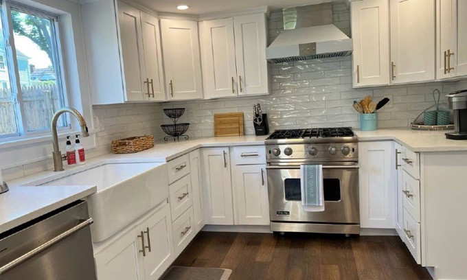 Greenport House | Newly renovated farmhouse - steps to Greenport Village