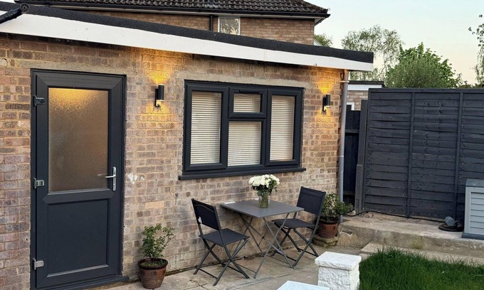 Woodley Apartment | Newly Renovated - Free Parking - Peaceful Garden