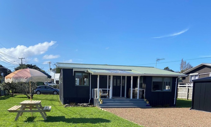 Oneroa House | Newly renovated in the heart of Oneroa