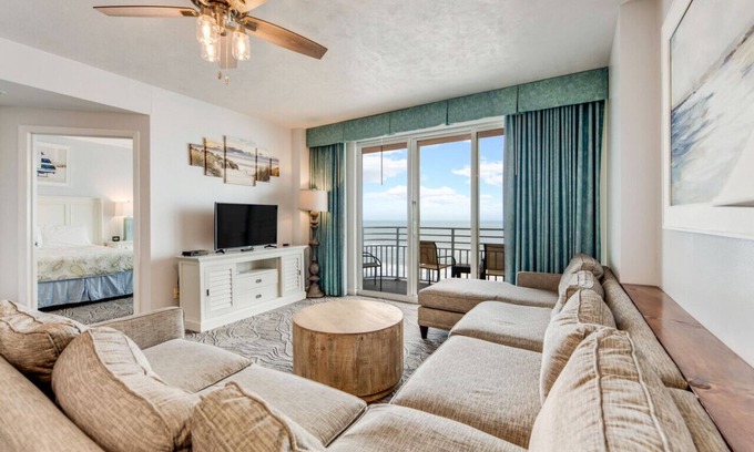 Daytona Beach Apartment | Newly Renovated Paradise: Direct Oceanfront 3BR @ The Wyndham Ocean Walk Resort