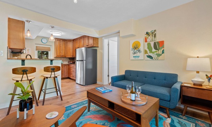 Rio Vista House | Newly renovated professionally decorated Gem close to beach, river and downtown.
