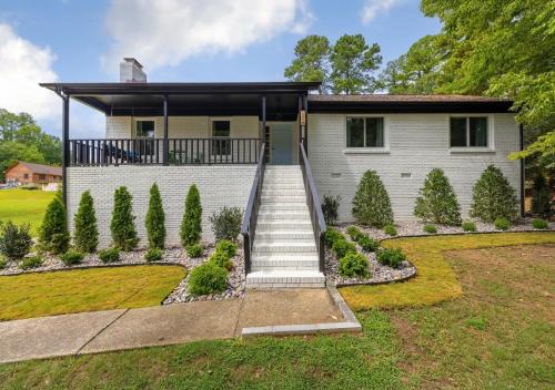 Pineville House | Newly Renovated-Private Pool & Huge Deck