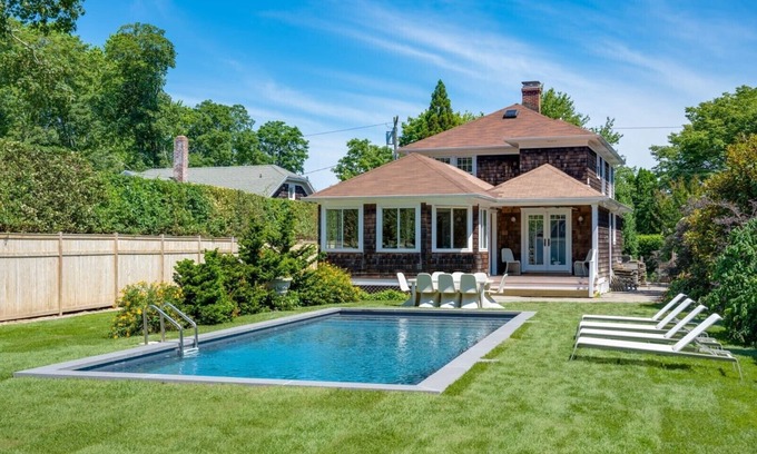 Village of Southampton House | Newly renovated Southampton Village mini-complex