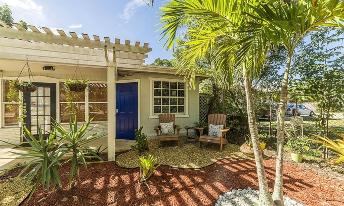 South Middle River Apartment | Newly Renovated, Private Studio - 10 minutes to the Beach/Downtown