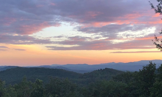 Hendersonville House | Newly Renovated Mountaintop Home w/Amazing Views and Sunsets
