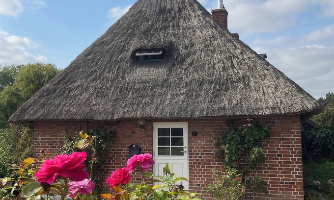 Schashagen House | Newly renovated vacation home - 2 min. to the beach - large, quiet natural property