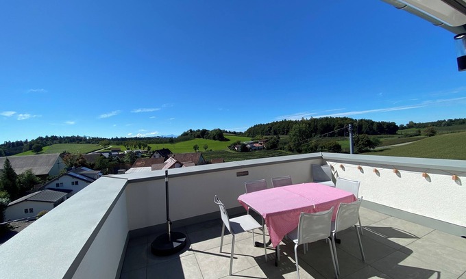 Tettnang Apartment | Newly renovated vacation apartment Hopfenblick 100sqm 6 persons roof terrace