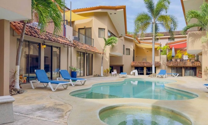 El Ocotal Condo | Newly Updated 1-bedroom condo in laid back Playa Ocotal with AC, WiFi, King Bed