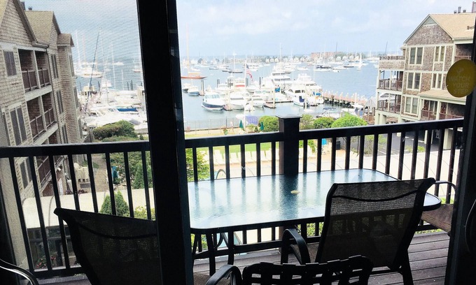 Yachting Village Resort | Newport Onshore Resort 3 BR, 2 king beds, 2 twins, 2 Queen sofa, 3 full baths