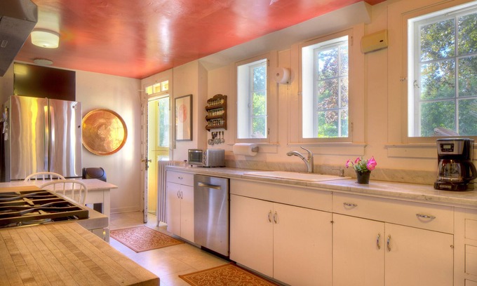 Ocean Drive House | NEWPORT-Royden, a private family estate on 2 1/2 acres with beach rights