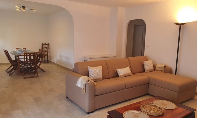 Sainte-Maxime City Centre Apartment | News 5 mn walk from the beach 3* property in town center NEW CLIM near ST TROPEZ