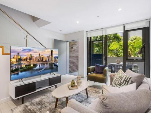 Newstead Apartment | Newstead Modern 2-storey Apartment - Q Stay