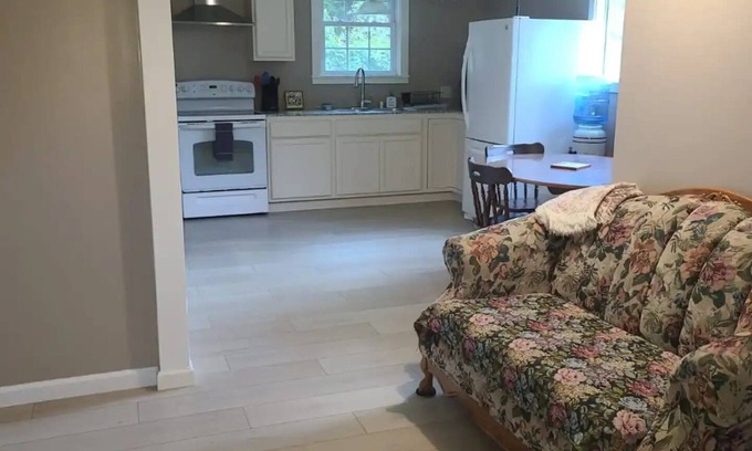 Fort Bragg Cottage | Nice 2-bedroom cottage in Fort Bragg with WiFi access
