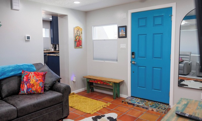 West Old Town House | Nice 3-bedroom house with AC in Albuquerque near Historic Old Town