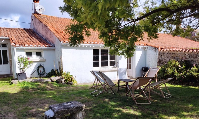 St Benoist-sur-Mer House | Nice and typical house from Vendée in a protected area