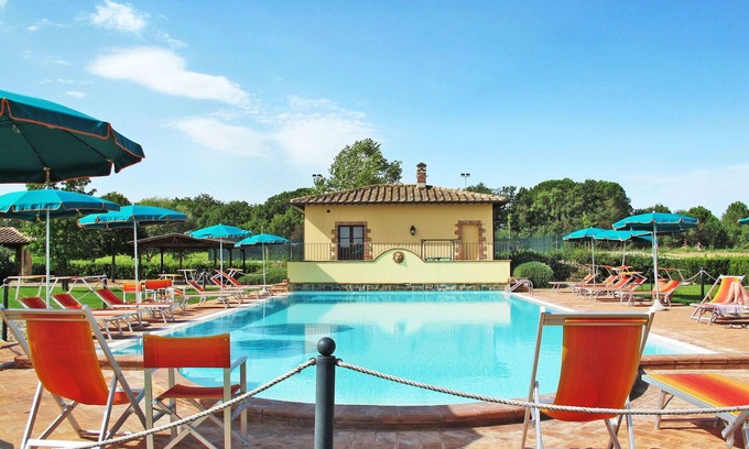 Rigutini Apartment | Nice apartment for 2 people with A/C, pool, WIFI, TV, patio and pets allowed