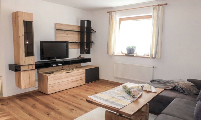 Strass im Zillertal Apartment | Nice apartment for 8 guests with WIFI, TV, patio and pets allowed