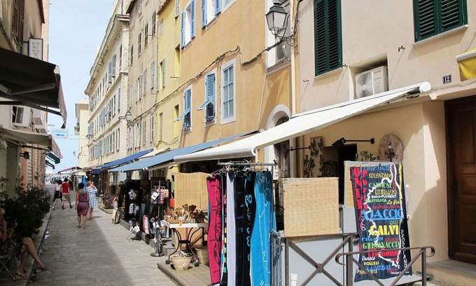 L'Ile-Rousse Apartment | Nice apartment for 4 people with pool, WIFI, TV, terrace and pets allowed