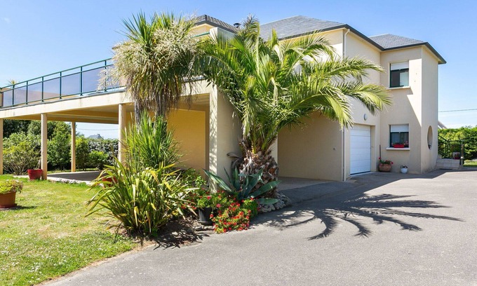 Plougonvelin Apartment | Nice apartment for 2 guests with WIFI, TV, patio and pets allowed