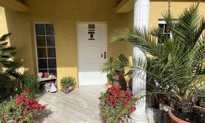 Steinheim Apartment | Nice apartment for 2 guests with WIFI, hot tub, TV, patio and pets allowed