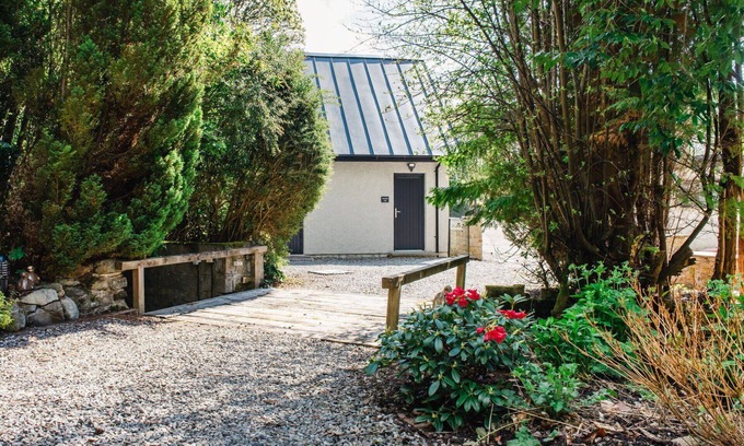 Drumnadrochit Apartment | Nice apartment for 2 guests with WIFI and patio