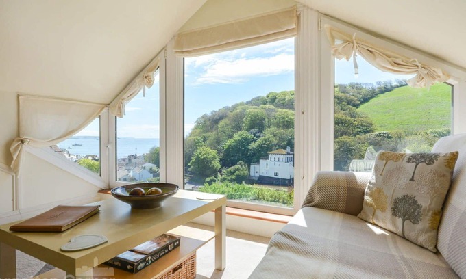 Cawsand Apartment | Nice apartment for 2 people with WIFI and terrace