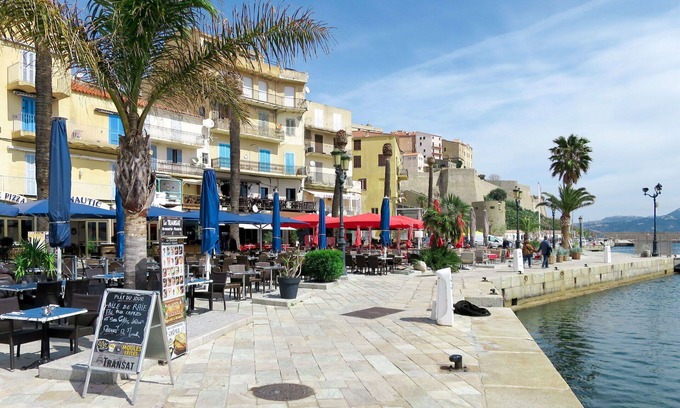 Calvi Apartment | Nice apartment for 2 people with pool, A/C, WIFI and terrace