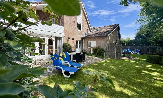 Oostkapelle Apartment | Nice apartment for 20 guests with WIFI, TV and terrace