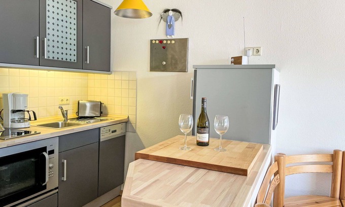 Hofsgrund Apartment | Nice apartment for 4 guests with WIFI, TV and balcony
