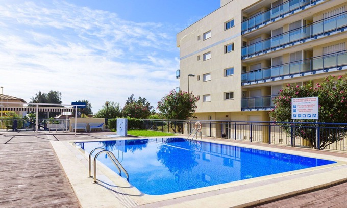 Moncofar Apartment | Nice apartment for 4 guests with pool, TV and terrace