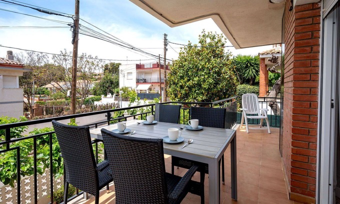 Vallpineda Apartment | Nice apartment for 6 people with WIFI, A/C, TV and balcony