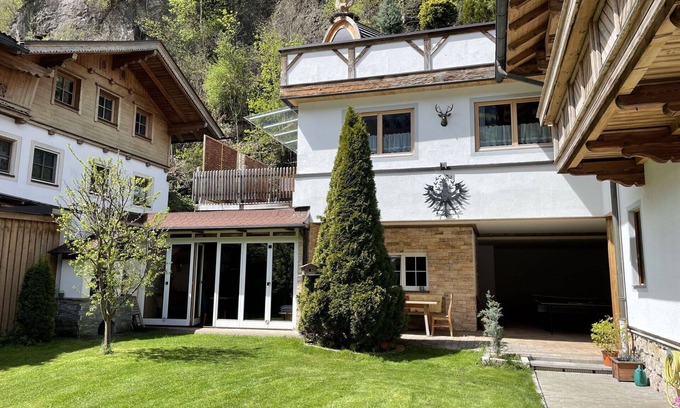 Aschau Im Zillertal Apartment | Nice apartment for 5 guests with WIFI, TV and terrace