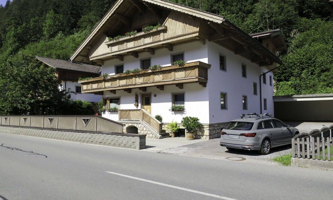 Aschau Im Zillertal Apartment | Nice apartment for 4 people with WIFI, TV and terrace