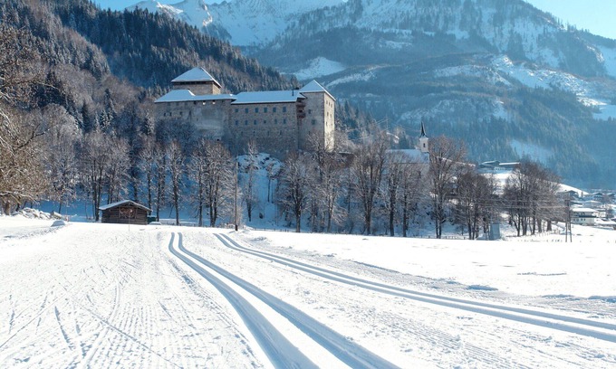 Thumersbach Apartment | Nice apartment for 6 guests with WIFI, TV, terrace and pets allowed