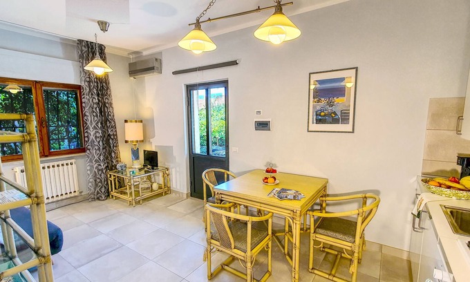 Fonte Blanda Apartment | Nice apartment for 2 people with large garden and swimming pool 1 km from the sea