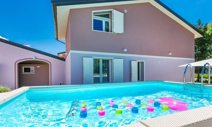 Cecina Apartment | Nice apartment for 7 guests with WIFI, private pool, A/C, TV, terrace and pets allowed