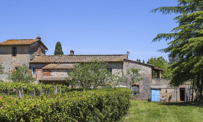 Monteriggioni Villa | Nice apartment in villa for 4 guests with pool, WIFI, TV, patio, pets allowed and panoramic view