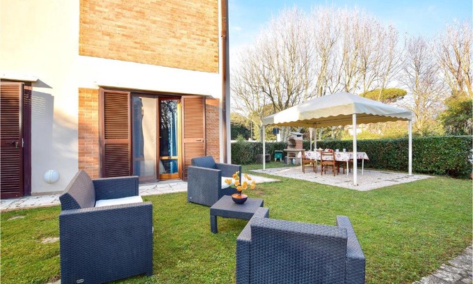 Lido di Camaiore Apartment | Nice Apartment In Lido Di Camaiore