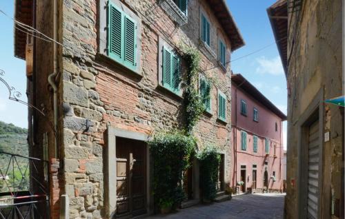 Massa Apartment | Nice Apartment In Massa E Cozzile With House A Panoramic View