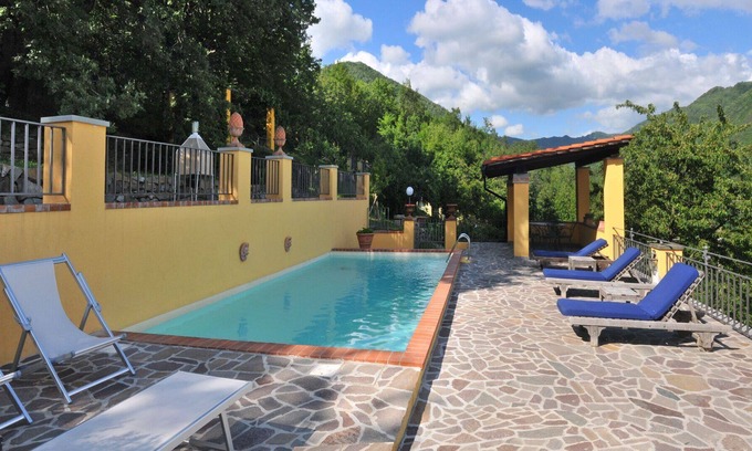 Molezzano Villa | Nice apartment in villa with A/C, pool, WIFI, pets allowed, panoramic view and parking