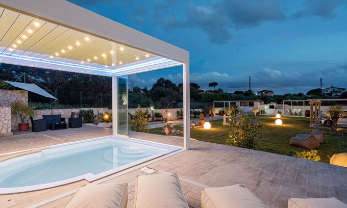 Eden Beach Villa | Nice apartment in villa for 3 people with A/C, WIFI, pool, TV and patio